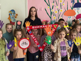 «ладошка безопасности» Госавтоинспекция Смоленской области провела профилактическое мероприятие для дошкольников - фото - 5