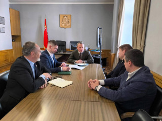 состоялась встреча, посвящённая обсуждению инвестиционного проекта по созданию современной картофелеперерабатывающей фабрики в Шумячском муниципальном округе - фото - 2