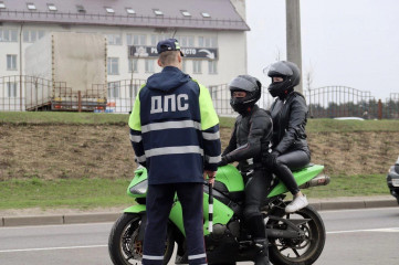 госавтоинспекция Рославля напоминает водителям мототранспорта основные Правила безопасного вождения мотоцикла - фото - 1