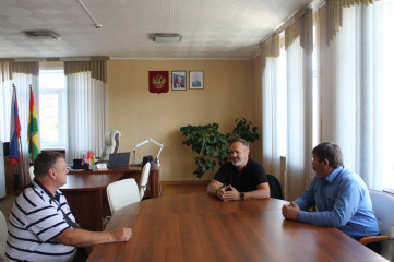 встреча главы Шумячского округа с предпринимателем - фото - 1