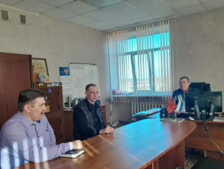 заместитель Главы Шумячского муниципального округа провёл рабочую встречу с руководителями сельскохозяйственных организаций - фото - 2