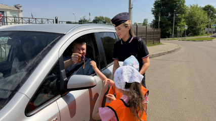 в Рославле прошла профилактическая акция для водителей «Тебя ждут дома» - фото - 6