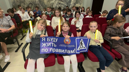 в Шумячском муниципальном округе прошло профилактическое мероприятие «Лето без ДТП: будь заметен на дороге!» для несовершенноелних участников дорожного движения - фото - 8