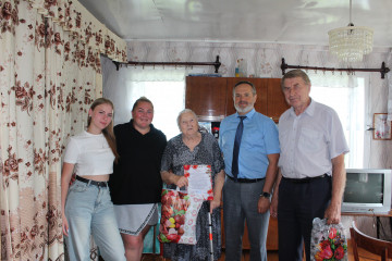 поздравили долгожителя с юбилеем - фото - 2